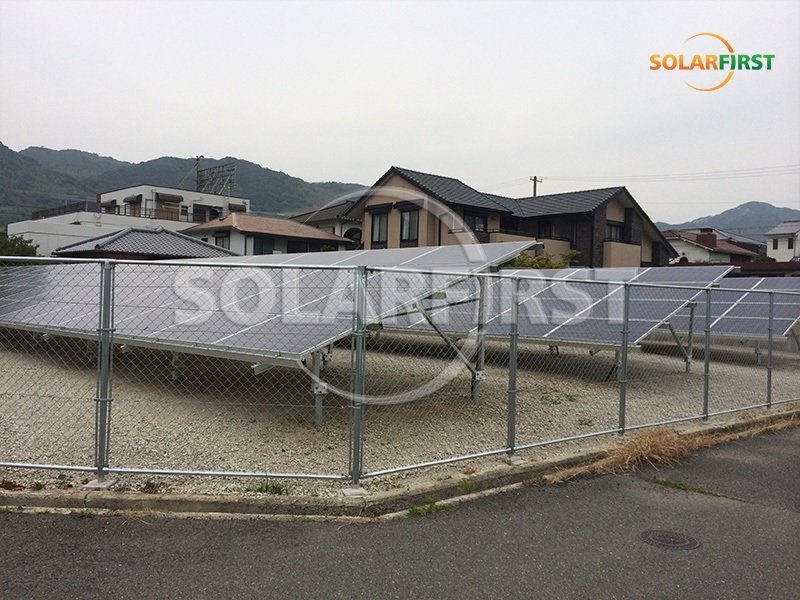Montage au sol de 2,5 MWc au Japon