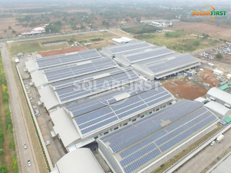 Installation d'un toit en tuiles métalliques de 8,8 MWc en Thaïlande