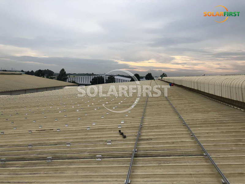 Installation d'un toit en tuiles métalliques de 7,5 MWc au Vietnam
