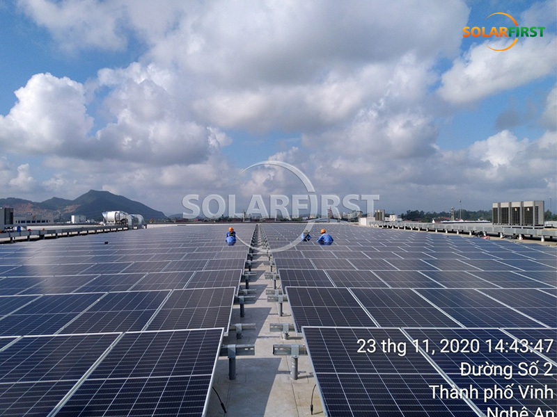 Installation sur toit de 2 MWc au Vietnam