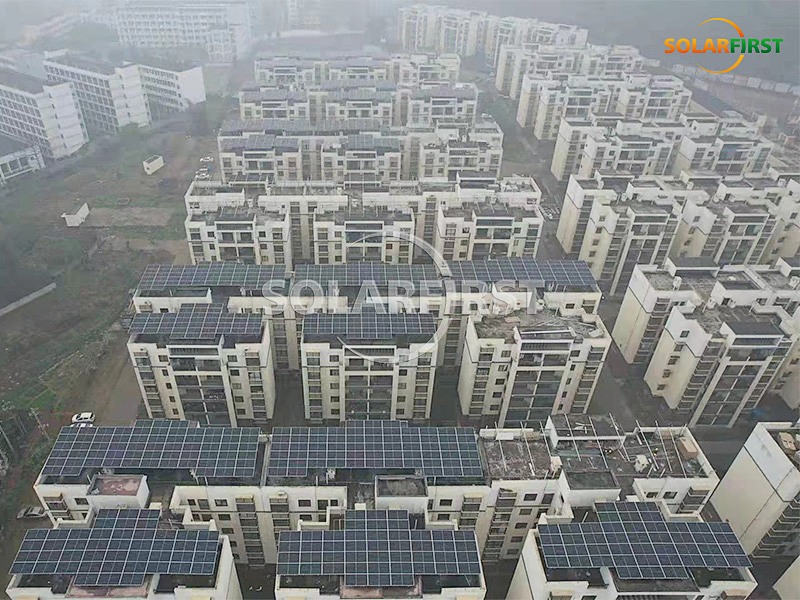 Installation de toit distribuée de 300 MWc dans le Guangxi