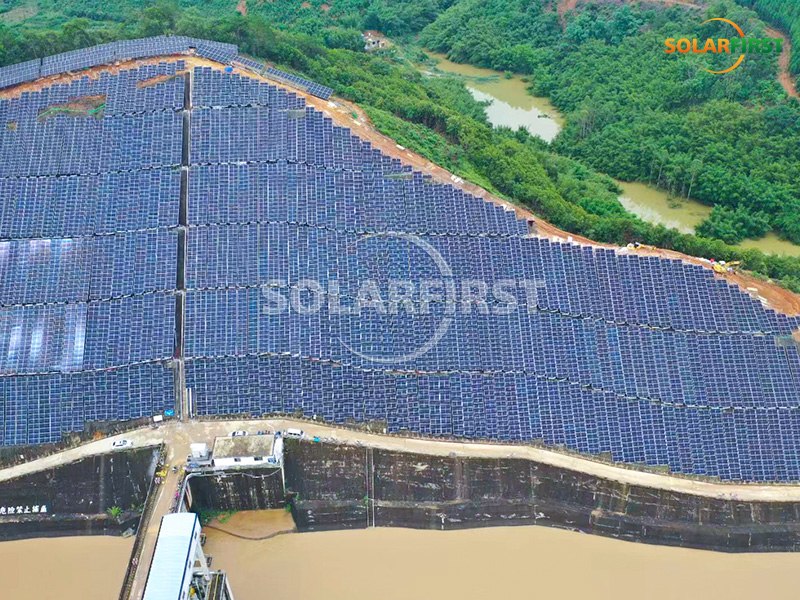 Montage de pente flexible de 3 MWc dans le Guangxi