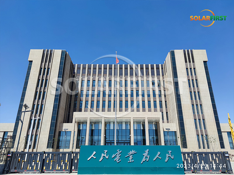 Mur-rideau BIPV de 20 kWc au Xinjiang