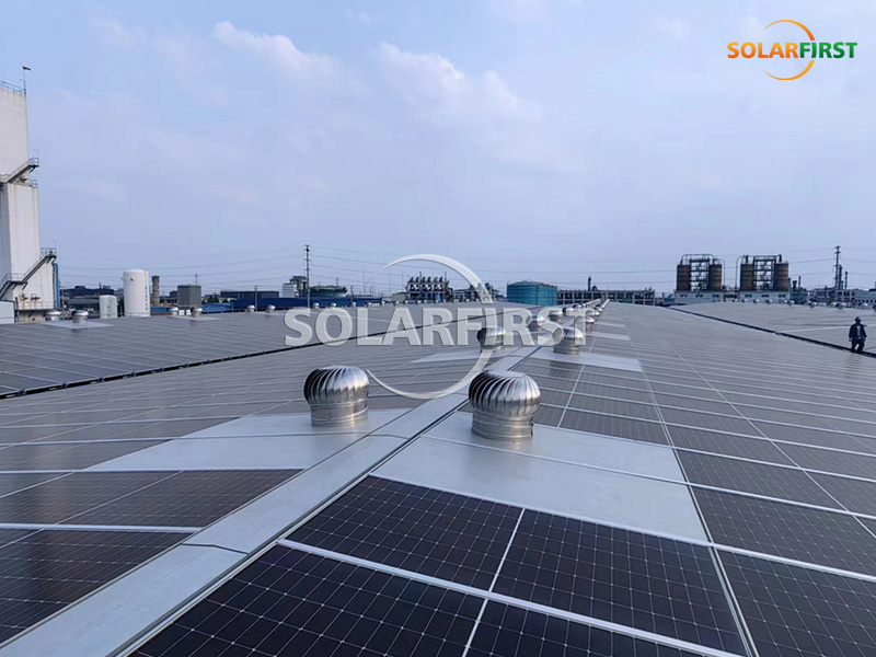Montage sur toit BIPV de 3 MWc à Jiaozuo, Henan