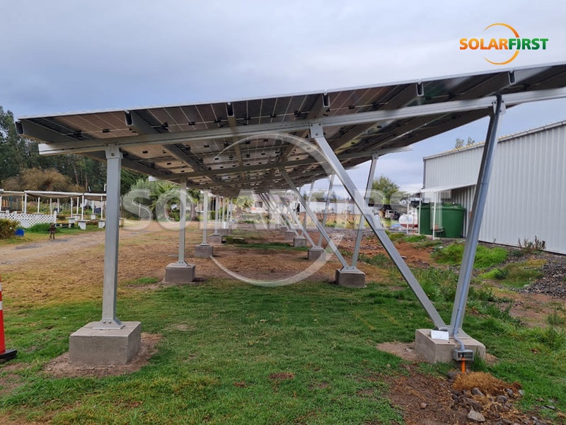 Solution d'abri de voiture photovoltaïque de 180 kWc au Chili