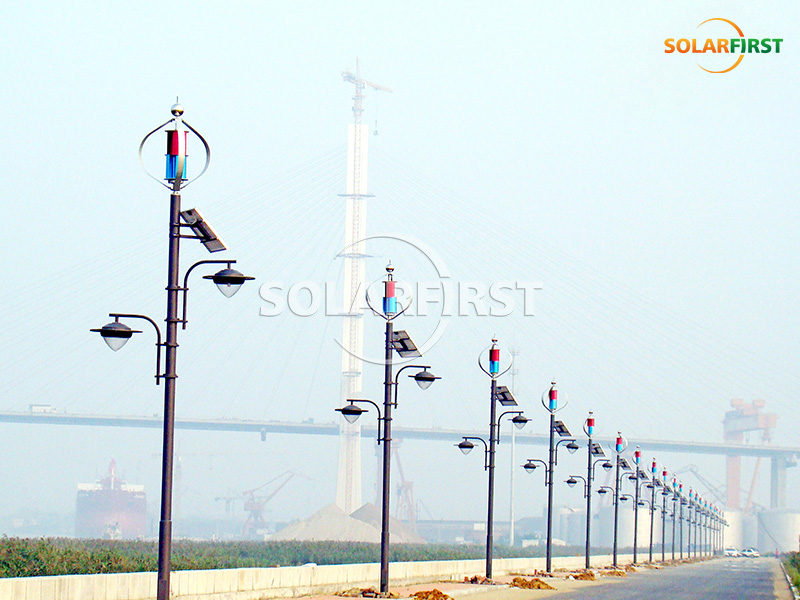 Solution de lampadaire hybride éolien-solaire en Corée