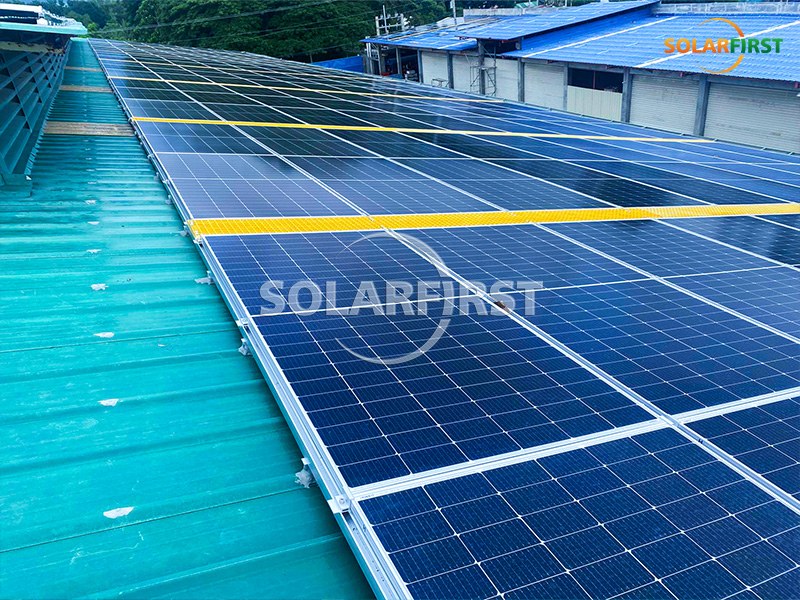 Système solaire connecté au réseau de 440 kWc aux Philippines
