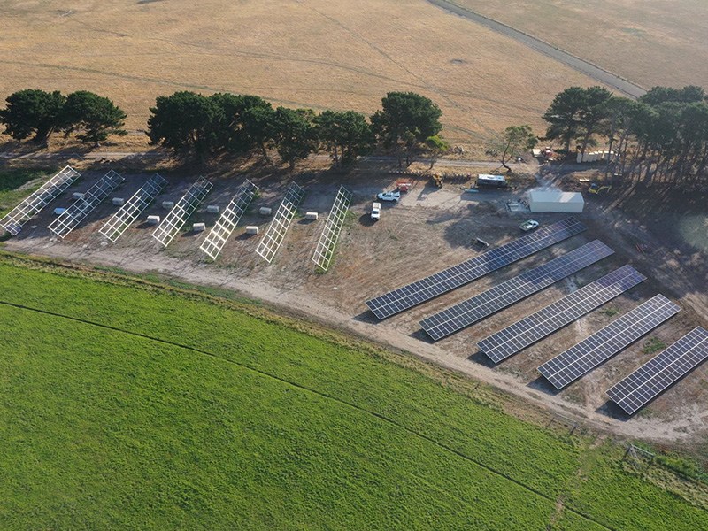 Centrales photovoltaïques décentralisées : définition et analyse des principales caractéristiques