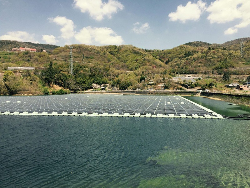 Parcs solaires flottants : exploiter les plans d'eau pour la production d'énergie renouvelable