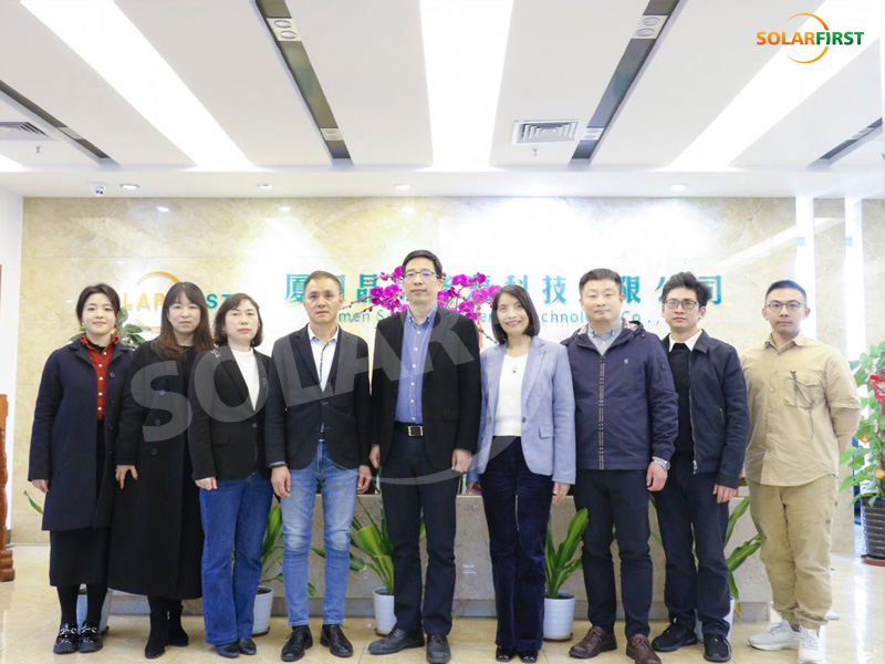 Partenariat stratégique forgé : Xiamen Haihua Power & Solar First Group signe un accord de coopération
