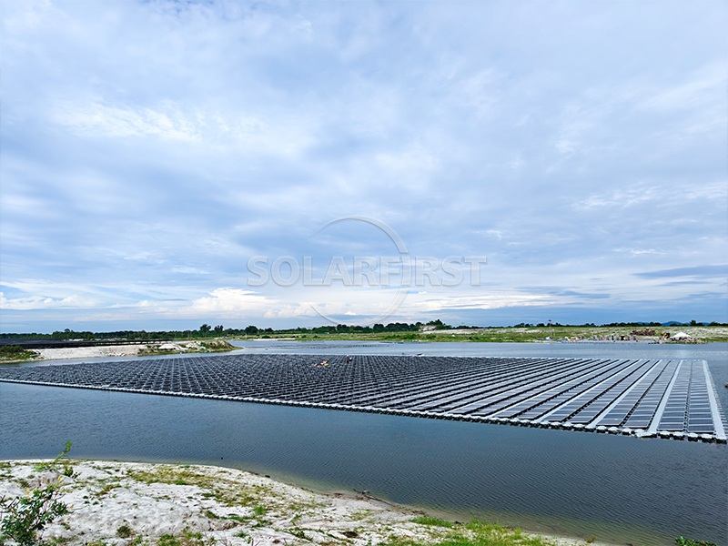 Centrale photovoltaïque flottante de 15,6 MWc en Malaisie
