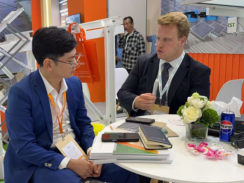 Quand la technologie rencontre les environnements extrêmes : Solar First brille au WFES 2026 avec des solutions photovoltaïques adaptées au vent et au sable !