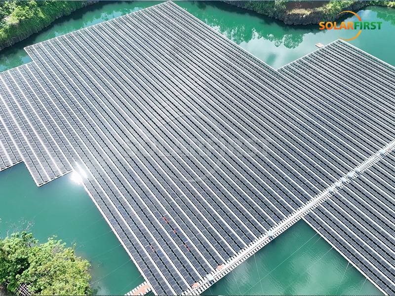 Début des opérations du projet photovoltaïque flottant de 7,2 MW, contribuant à la transition énergétique verte de Hainan
